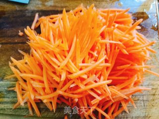 素炒胡萝卜的做法步骤：2