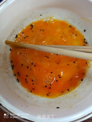 火腿煎蛋三明治的做法步骤：2
