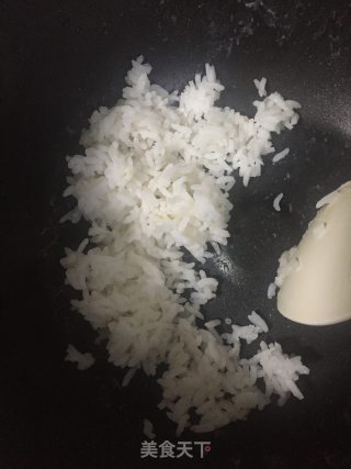 腊肠蛋炒饭的做法步骤：2