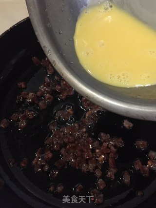 腊肠蛋炒饭的做法步骤：7