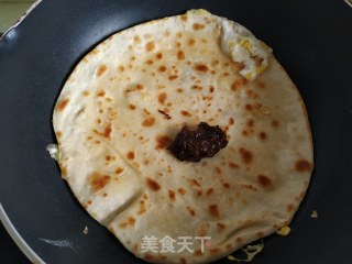 火腿鸡蛋卷的做法步骤：9