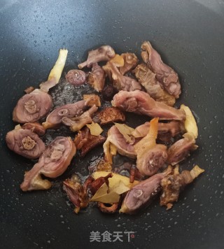 腊鸭腿焖萝卜的做法步骤：8