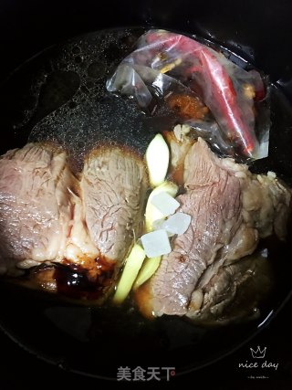 卤牛肉的做法步骤：9