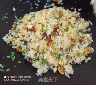 香芹腊肠鸡蛋炒饭的做法步骤：9