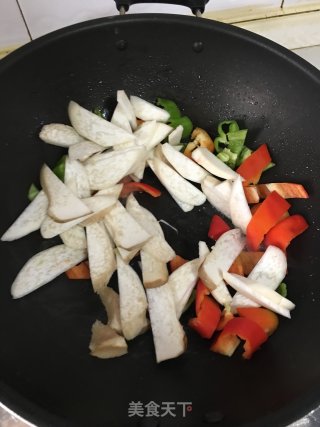 杏鲍菇青红椒五花肉片的做法步骤：6