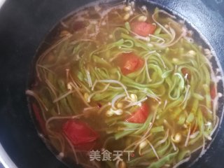 金针菇豆芽菠菜面的做法步骤：9