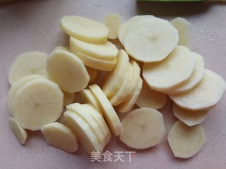 孜然香辣土豆片的做法步骤：2