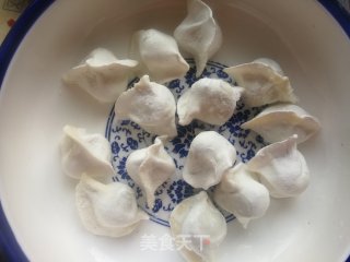 浇汁饺子的做法步骤：1