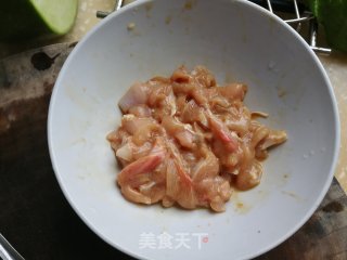 荠菜冬笋炒肉丝的做法步骤：4
