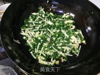 荠菜冬笋炒肉丝的做法步骤：6