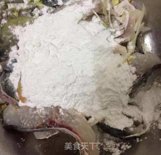 四川酥鱼如何炸，才能又酥又脆，这种方法不可少的做法步骤：1
