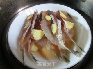 蒸橡皮鱼鲞的做法步骤：3