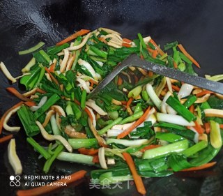 青蒜胡萝卜炒香干的做法步骤：8