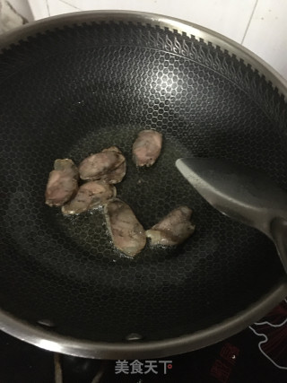 “腊味”腊肠炒圆白菜的做法步骤：5