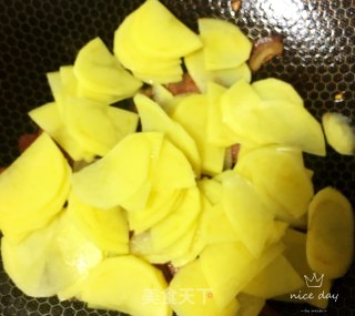 腊肉土豆的做法步骤：9