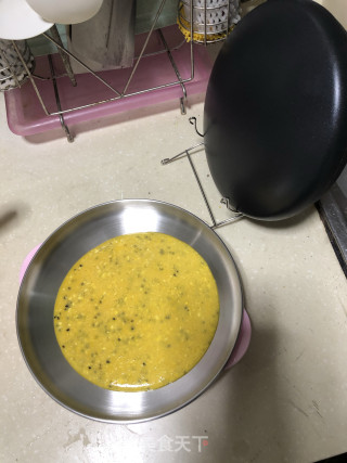 芝麻蛋饼、韭菜蛋饼的做法步骤：4