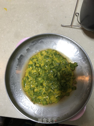 芝麻蛋饼、韭菜蛋饼的做法步骤：6