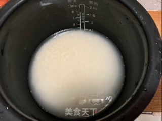 咸肉胡萝卜香菇焖饭的做法步骤：2
