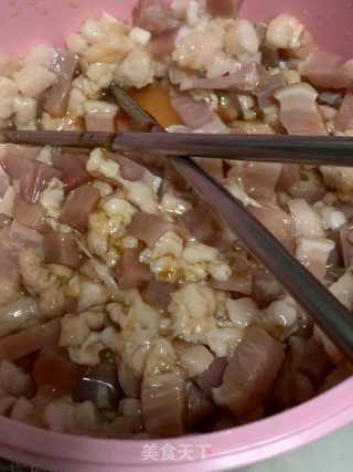咸肉胡萝卜香菇焖饭的做法步骤：3