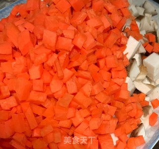 咸肉胡萝卜香菇焖饭的做法步骤：4