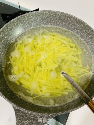 凉拌香菜土豆丝的做法步骤：2