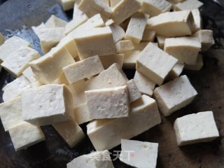 鱼头海带豆腐汤的做法步骤：3