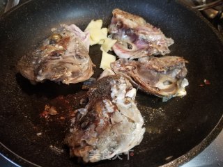 鱼头海带豆腐汤的做法步骤：6