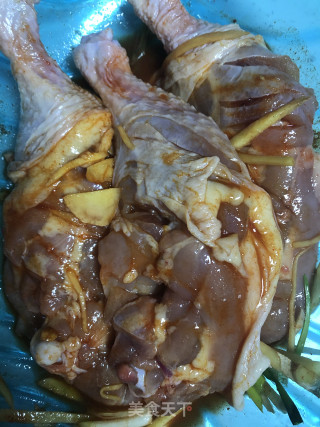 香脆炸鸡腿的做法步骤：2