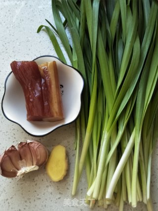 腊味炒韭菜的做法步骤：1