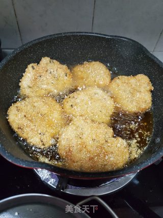 炸鱼饼的做法步骤：9