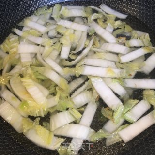 菌菇蛋饺时蔬汤的做法步骤：4