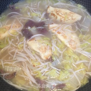 菌菇蛋饺时蔬汤的做法步骤：7