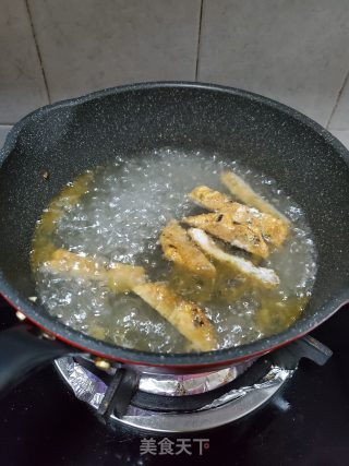 鱼饼土豆粉的做法步骤：3