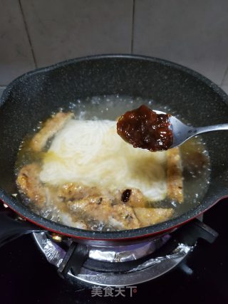 鱼饼土豆粉的做法步骤：5