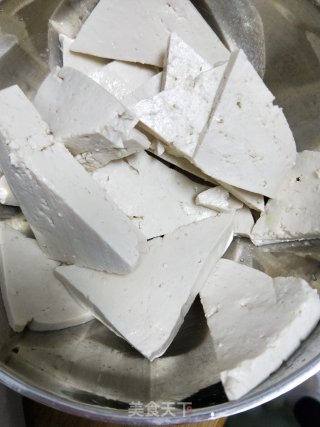蒜苗豆腐的做法步骤：1