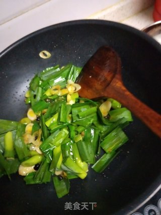蒜苗豆腐的做法步骤：6