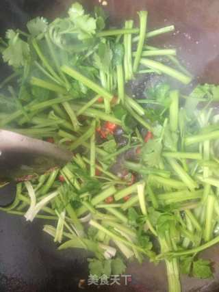 芹菜炒牛肉的做法步骤：3