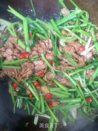 芹菜炒牛肉的做法步骤：4