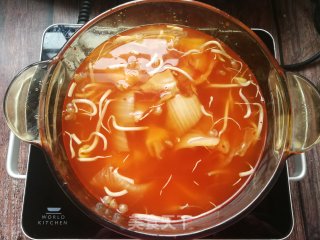 韩式泡菜火锅的做法步骤：6
