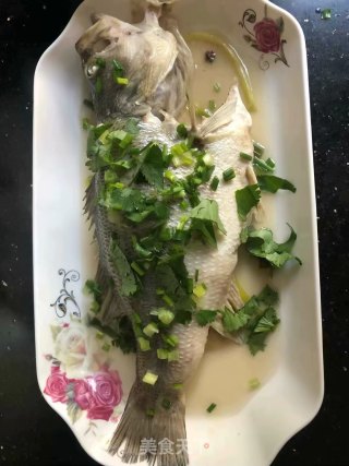 清蒸鲈鱼的做法步骤：7