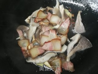 平菇炒腊肉的做法步骤：6