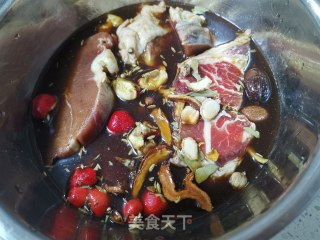 老北京酱牛肉的做法步骤：1