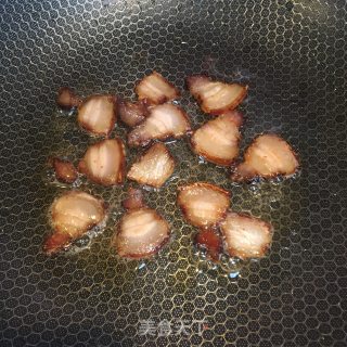 腊肉炒蒜苔的做法步骤：4