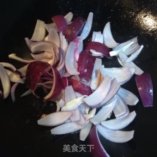 洋葱菜椒炒牛肉的做法步骤：4