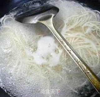 牛肉酱茭白丝盖浇面的做法步骤：14
