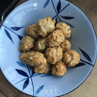 糖醋丸子的做法步骤：1