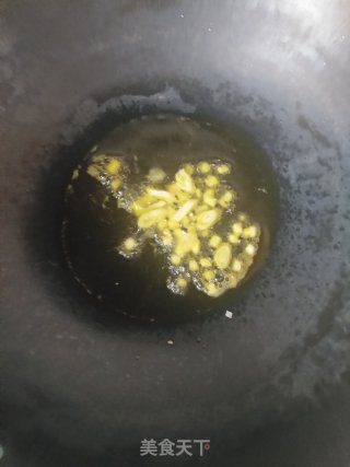 韭菜炒腊肠的做法步骤：4