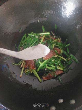 韭菜炒腊肠的做法步骤：6