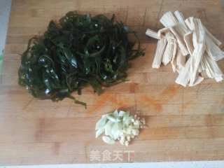 蚝油腐竹的做法步骤：1