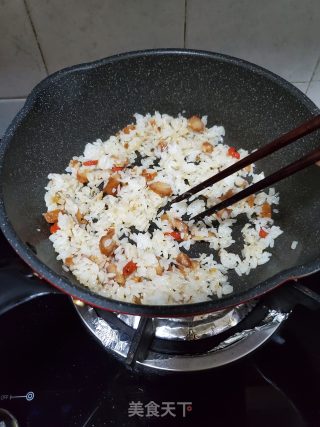 鳗鱼炒饭的做法步骤：5